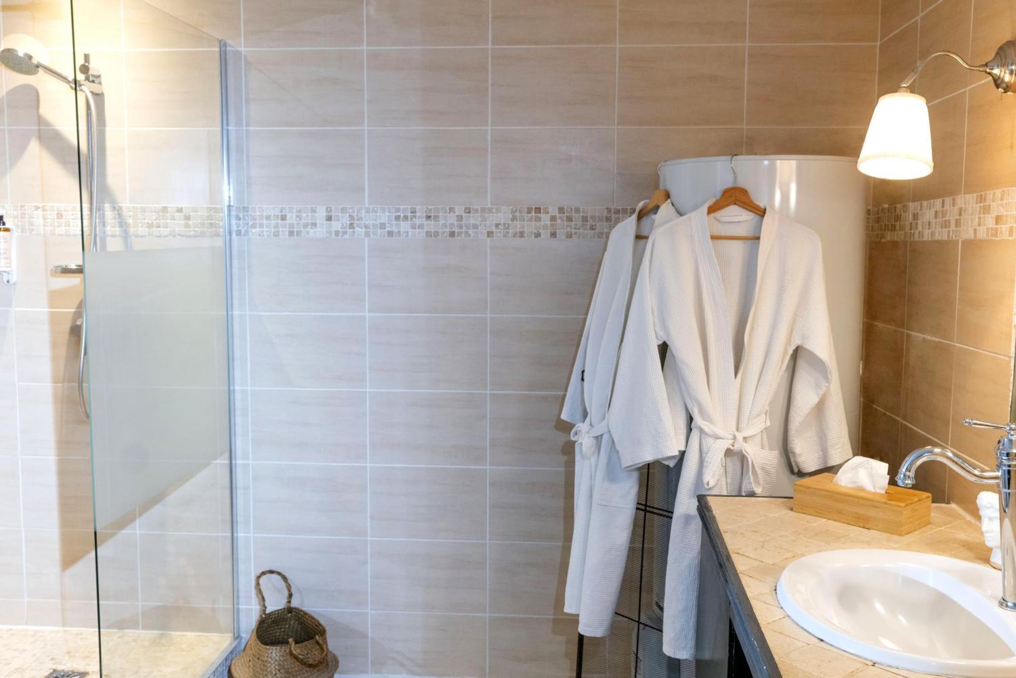 Les Canoubiers Luxe Et Serenite Au Coeur De Saint-Tropez Suites Spacieuses Avec Jardin Enchanteur Quarto foto